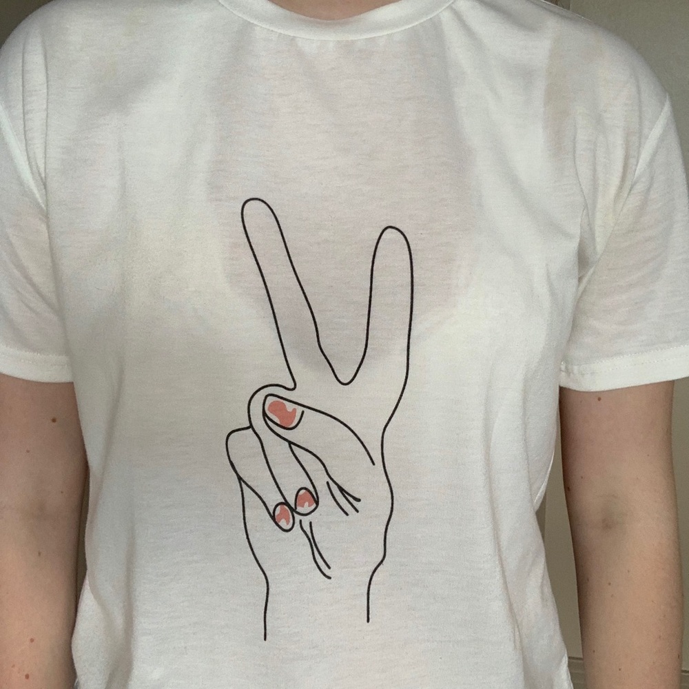 White piece sign Tee